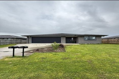 Photo of property in 11 Tauroa Drive, Tuakau, 2121