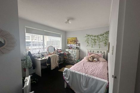 Photo of property in 35 Glen Road, Stokes Valley, Lower Hutt, 5019