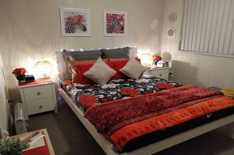 Photo of property in 8 Hillman Place, Ranui, Auckland, 0612