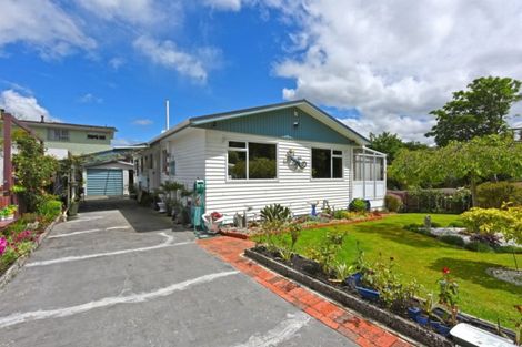 Photo of property in 18 Vista Crescent, Maoribank, Upper Hutt, 5018