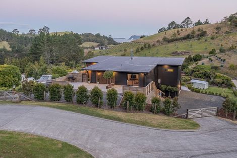 Photo of property in 40 Spikes Way, Whitianga, 3510