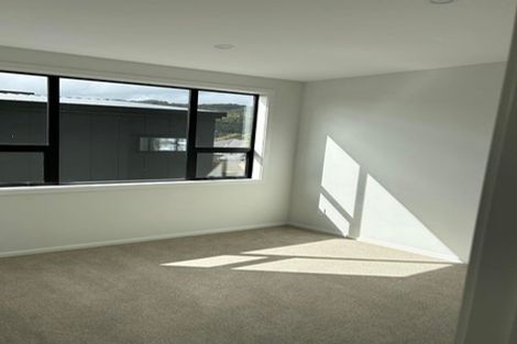 Photo of property in 2/27 Main Road, Wainuiomata, Lower Hutt, 5014