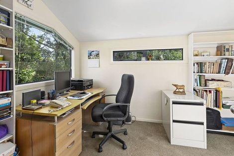 Photo of property in 18 Oxford Street, Tawa, Wellington, 5028