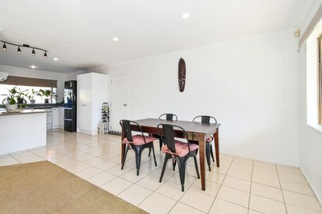 Photo of property in 33 Regalwood Place, Favona, Auckland, 2024