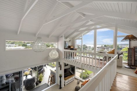 Photo of property in 36 Omokoroa Road, Omokoroa, 3114