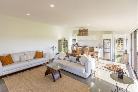 Photo of property in 20 White Road, Otane, 4202