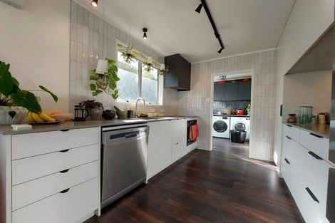 Photo of property in 1/21 Kerria Place, Sunnynook, Auckland, 0620