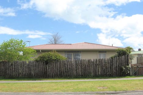 Photo of property in 2/11 Waitahanui Avenue, Taupo, 3330