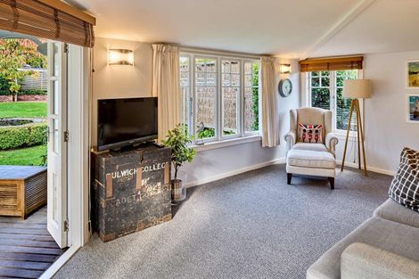 Photo of property in 10 Tui Road, Days Bay, Lower Hutt, 5013