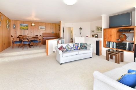 Photo of property in 37 Pacific Parade, Army Bay, Whangaparaoa, 0930