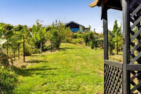 Photo of property in 2 Te Ara Karoiroa Road, Hurford, New Plymouth, 4374