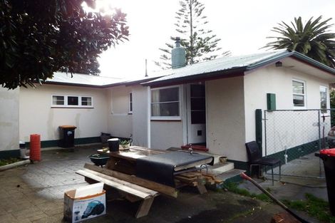 Photo of property in 2 Gloucester Street, Takaro, Palmerston North, 4412
