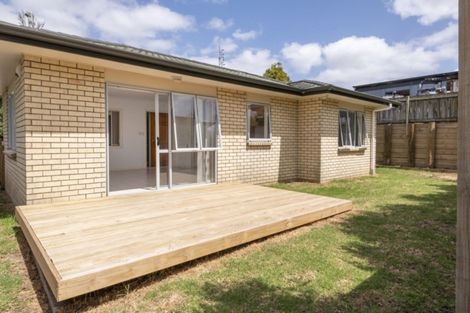 Photo of property in 3a Trelawn Place, Cockle Bay, Auckland, 2014