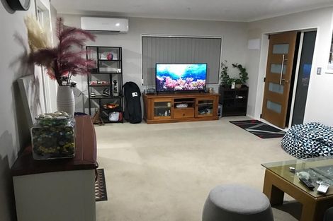 Photo of property in 24 Mccahill Views, Botany Downs, Auckland, 2010