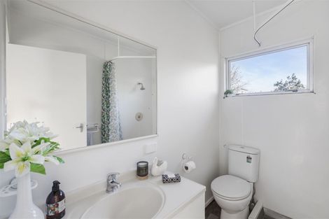 Photo of property in 1/406 Glenfield Road, Glenfield, Auckland, 0629