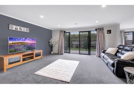 Photo of property in 17 Buckleys Road, Rangiora, 7400