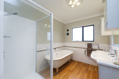 Photo of property in 88 Tokomaru Road East, Tokomaru, Palmerston North, 4474