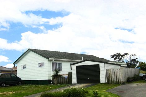 Photo of property in 35 Robert Skelton Place, Clendon Park, Auckland, 2103