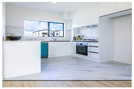 Photo of property in 37a Crestview Rise, Papakura, 2110