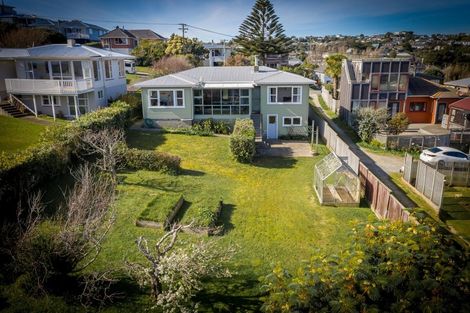Photo of property in 5 Herewini Street, Titahi Bay, Porirua, 5022