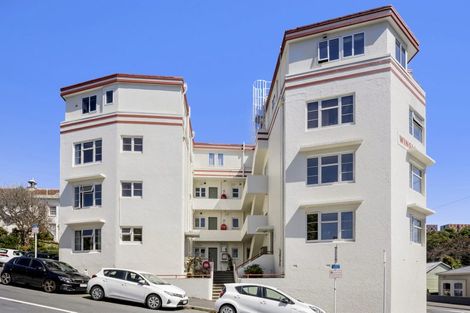 Photo of property in Winslow Apartments, 5/2 Ohiro Road, Aro Valley, Wellington, 6021