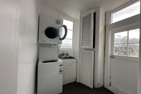 Photo of property in 11 Vogel Street, Mount Victoria, Wellington, 6011