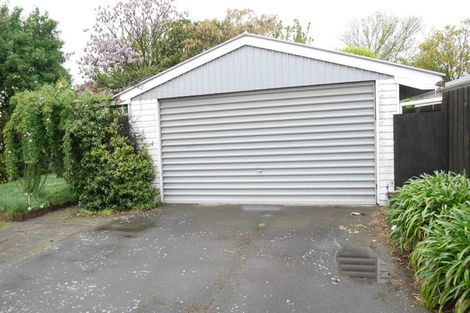 Photo of property in 35 Weka Street, Fendalton, Christchurch, 8041