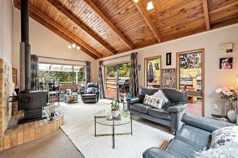 Photo of property in 1/685 East Coast Road, Browns Bay, Auckland, 0630