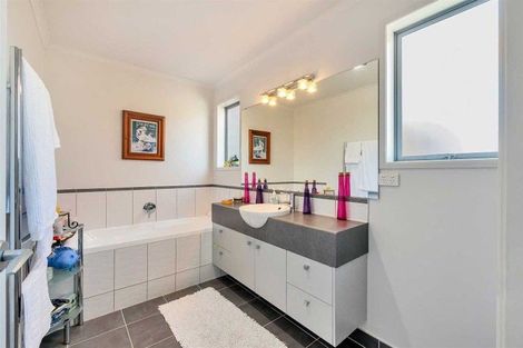 Photo of property in 59 Harry Dodd Road, Drury, 2577