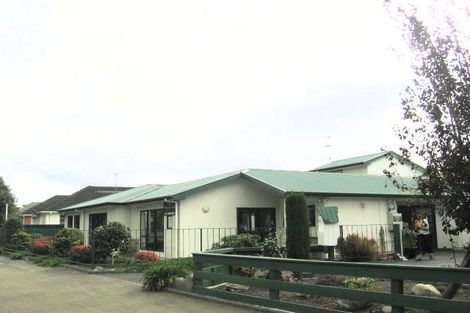 Photo of property in Former Omas Private Rest Home, 1011 Fergusson Drive, Clouston Park, Upper Hutt, 5018