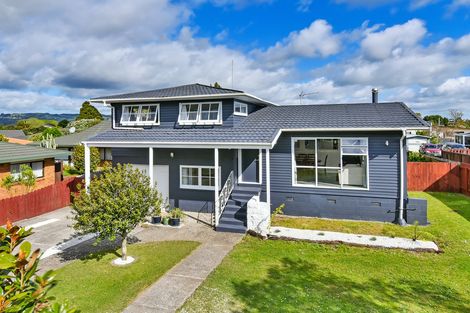 Photo of property in 10 Sunnypark Avenue, Rosehill, Papakura, 2113