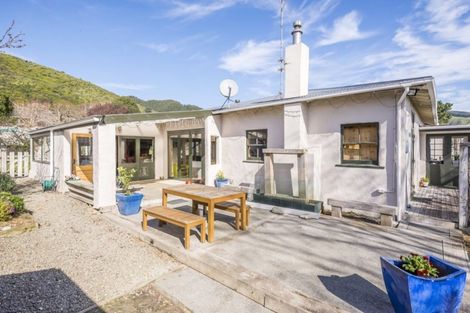 Photo of property in 14 Winara Avenue, Waikanae, 5036