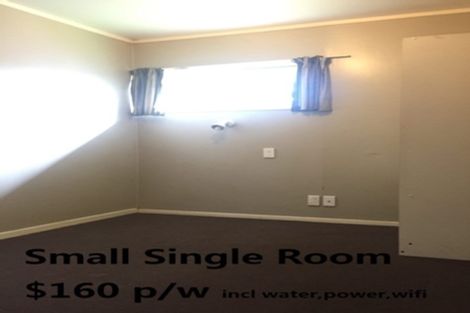 Photo of property in 1 Hill Crescent, Papakura, 2110