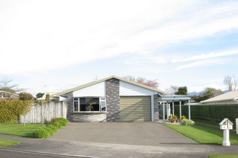 Photo of property in 6 Argyle Place, Highlands Park, New Plymouth, 4312