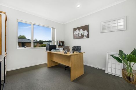 Photo of property in 9 Neesons Way, Glendene, Auckland, 0602