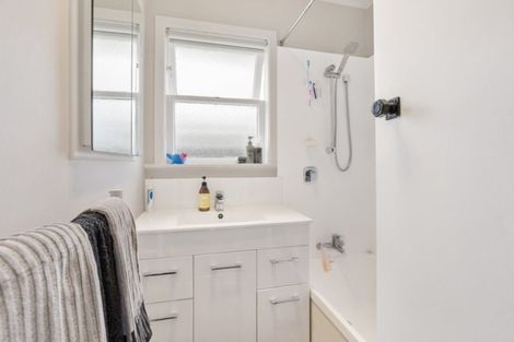 Photo of property in 1/4 Royal Arch Place, Rosehill, Papakura, 2113