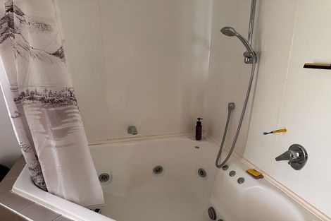 Photo of property in 18 Park Road, West End, Palmerston North, 4412