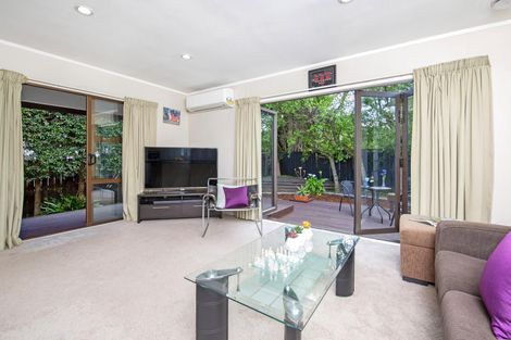Photo of property in 2/13 De Quincey Terrace, Highland Park, Auckland, 2010