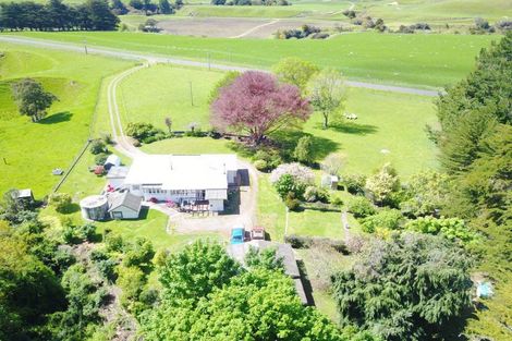 Photo of property in 1034 Waitahora Road, Waitahora, Dannevirke, 4971