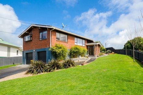 Photo of property in 23 Matua Road, Huapai, Kumeu, 0810