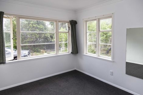 Photo of property in 4 Victory Crescent, Tawa, Wellington, 5028