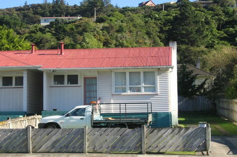 Photo of property in 216 George Street, Stokes Valley, Lower Hutt, 5019