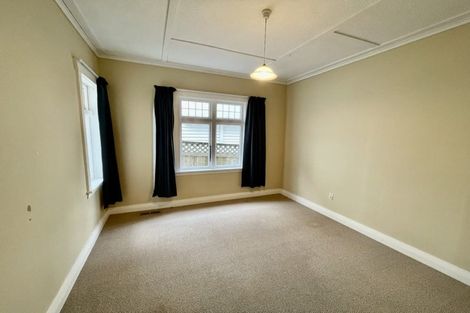 Photo of property in 4 Newcombe Crescent, Karori, Wellington, 6012