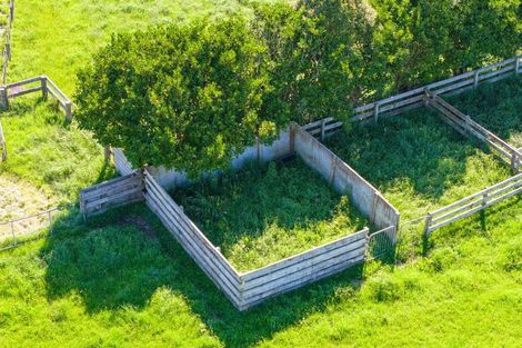 Photo of property in 140 Taylors Road, Otaki, 5583