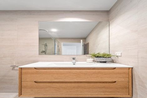 Photo of property in 8/218 Lake Road, Northcote, Auckland, 0627