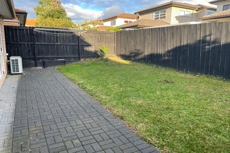 Photo of property in 28 Maypark Crescent, Flat Bush, Auckland, 2016
