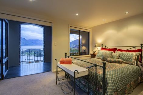 Photo of property in 37 Belfast Terrace, Queenstown, 9300