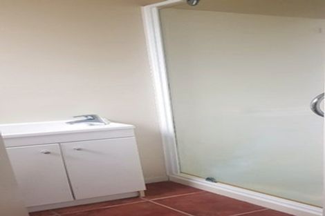 Photo of property in 52 Woodbank Drive, Glen Eden, Auckland, 0602