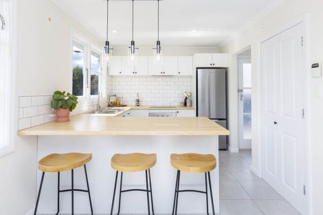 Photo of property in 16 Thackeray Street, Trentham, Upper Hutt, 5018