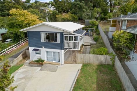 Photo of property in 52 Ayton Drive, Totara Vale, Auckland, 0629